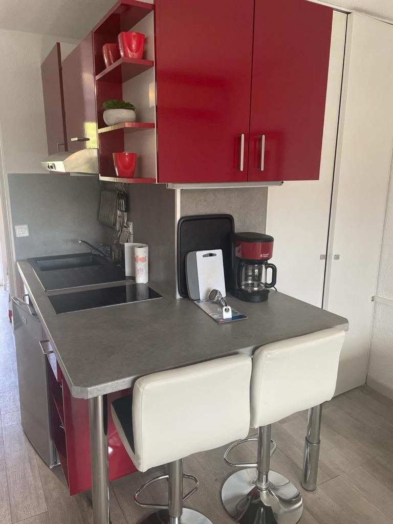 Entre St-Raphael Et St-Tropez. Studio Pieds Dans L'Eau, A Partir De 600 Euros/Semaine. Saint Aygulf Zewnętrze zdjęcie